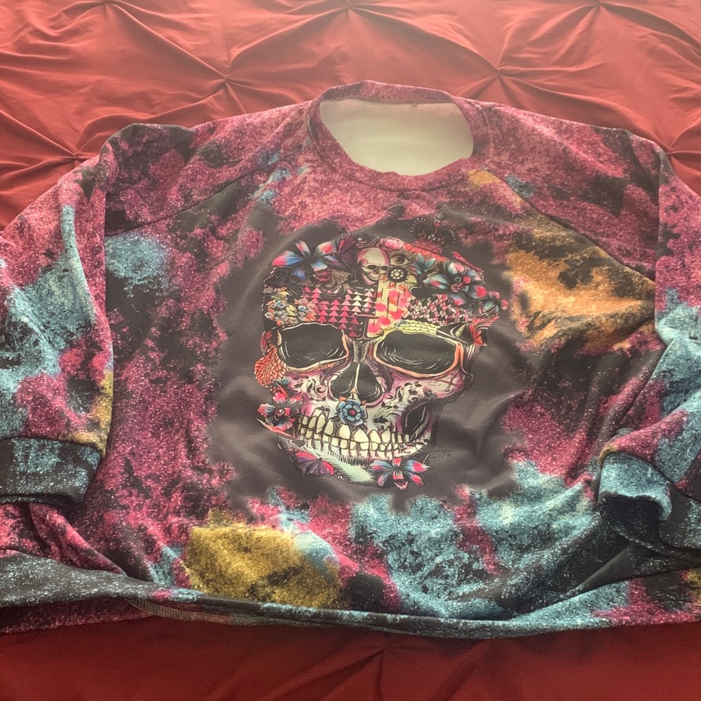 Colorful Skull Graphic Women’s Crew Sweatshirt